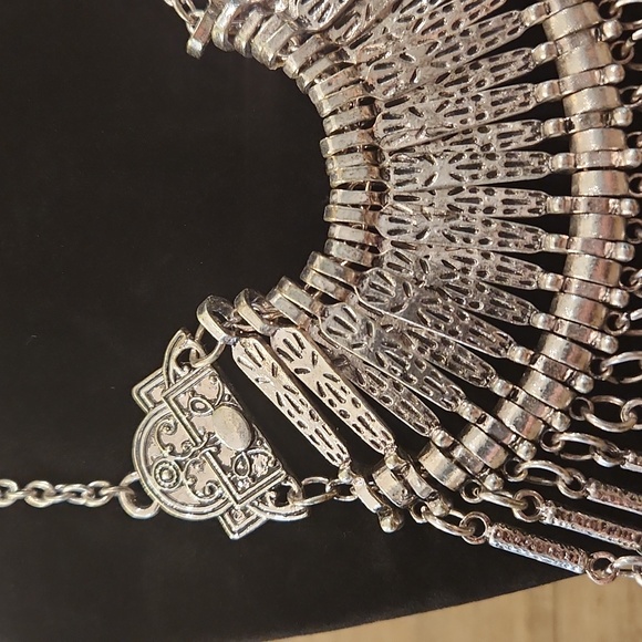 Statement Necklace - Picture 5 of 6